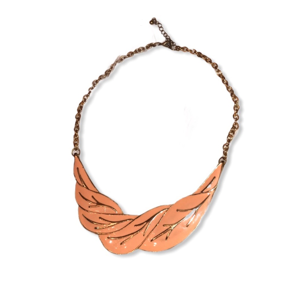 NWOT - Elegant Pink & Gold Colour Necklace 💕